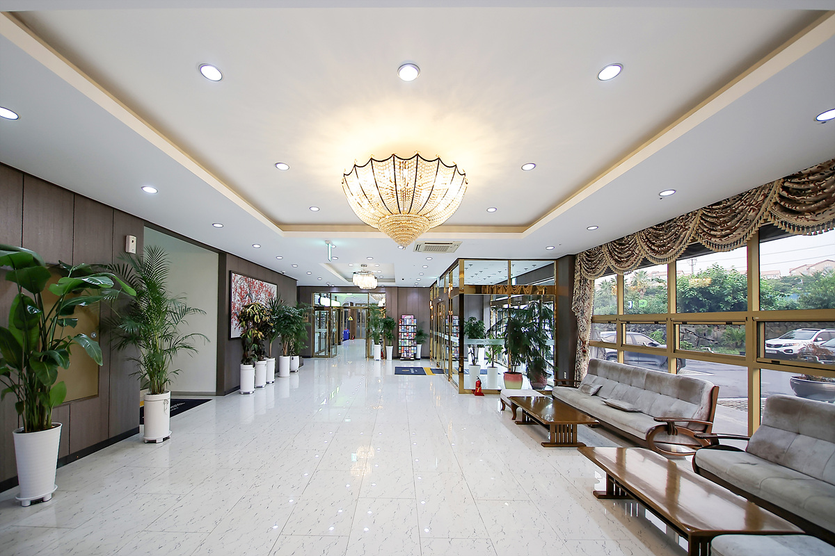 Lobby 4