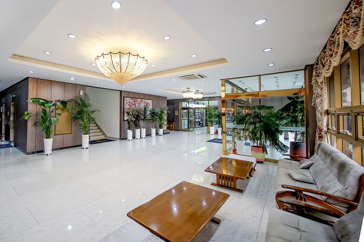 Lobby 5