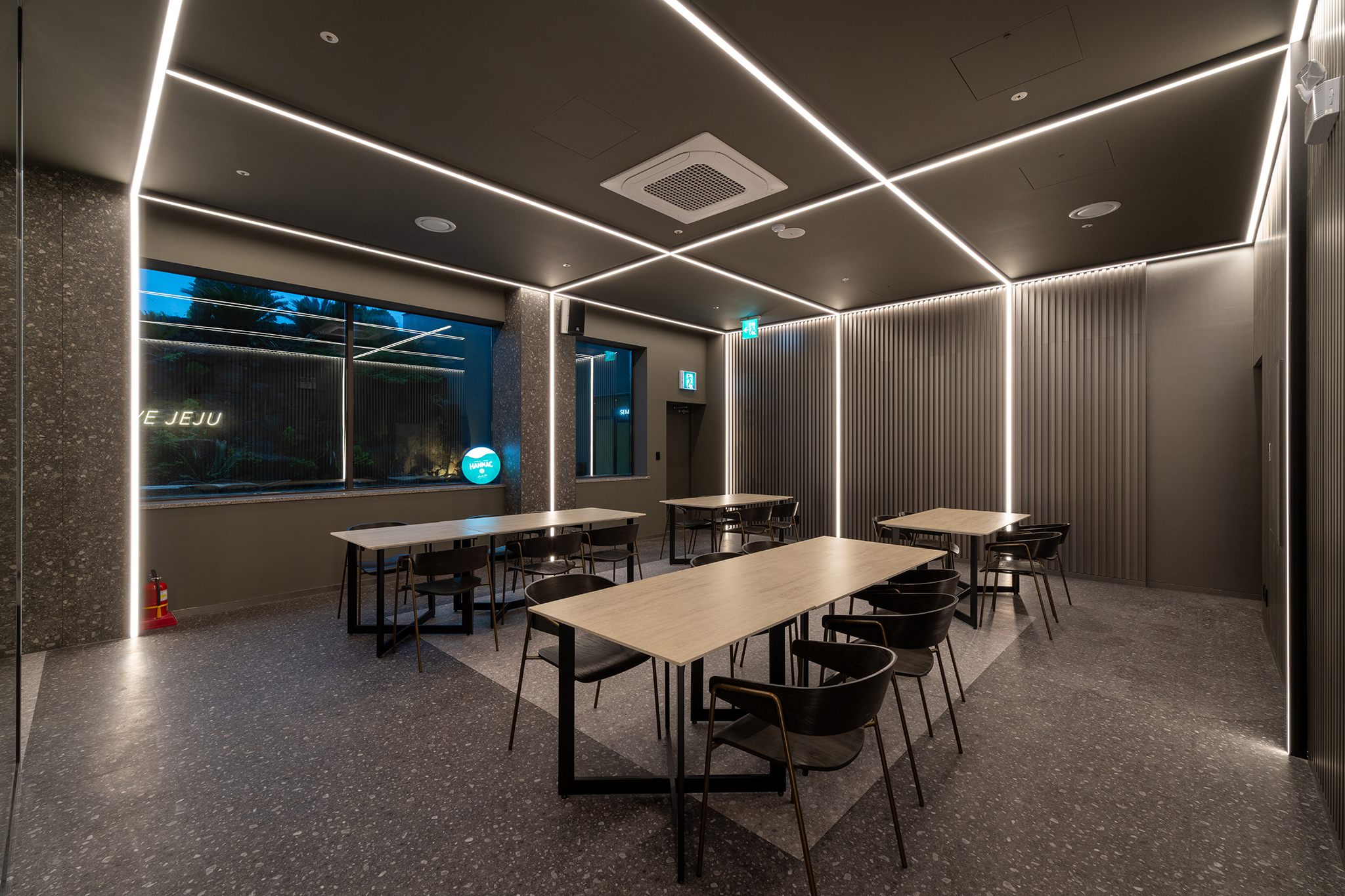 ���̺� ��