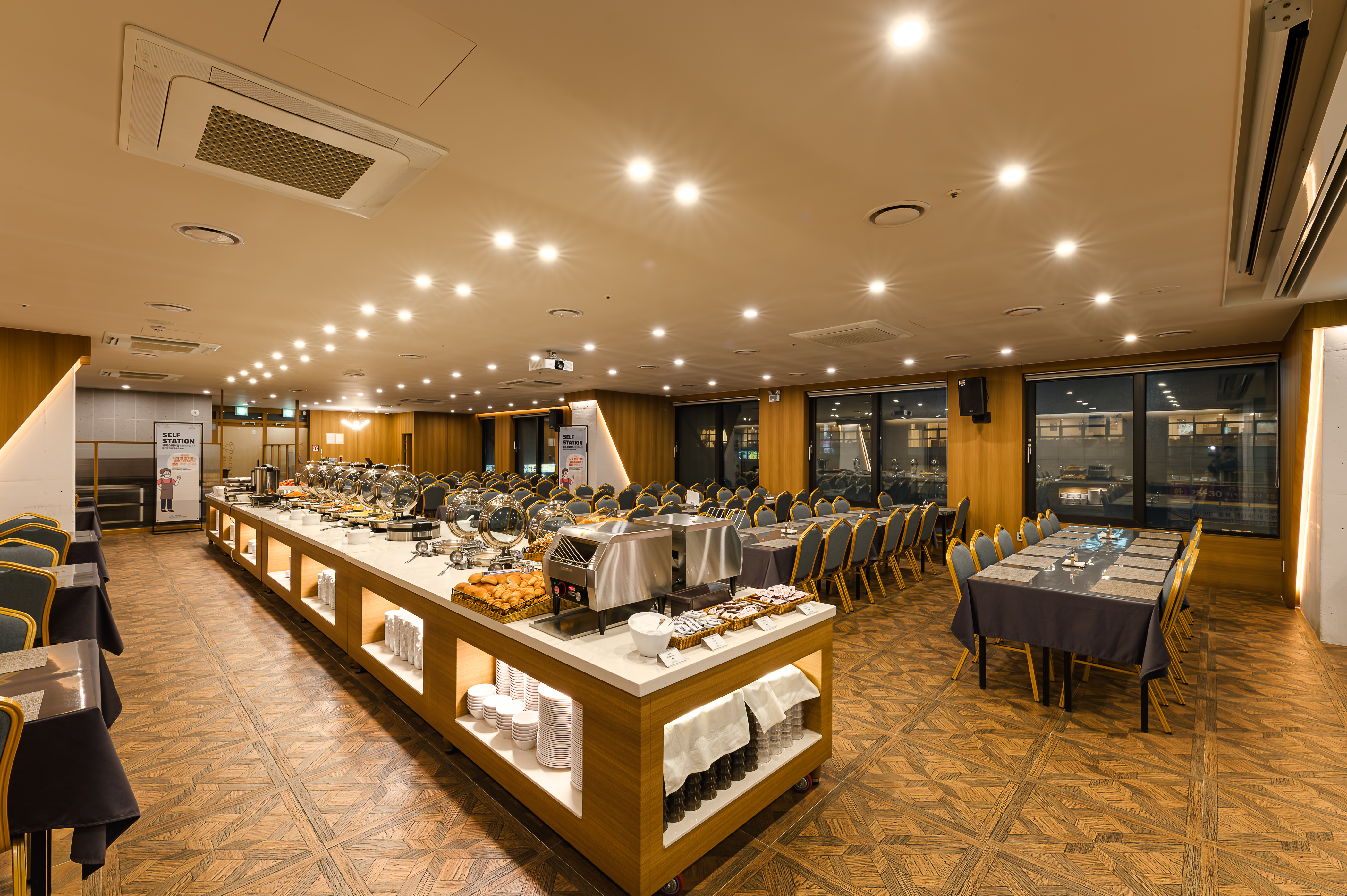 �������