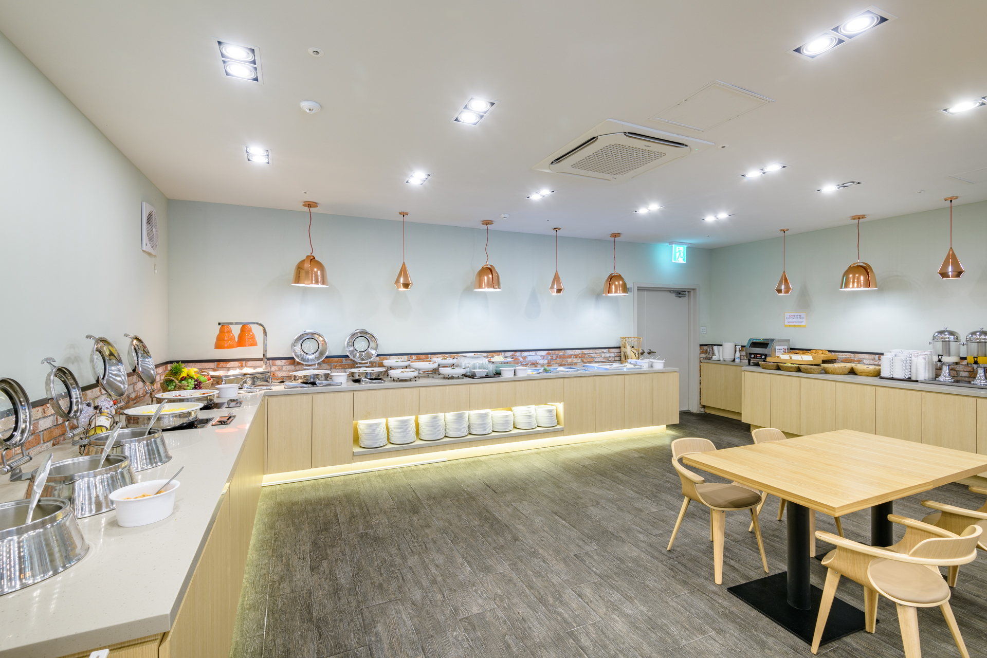 Restaurant 1 Main