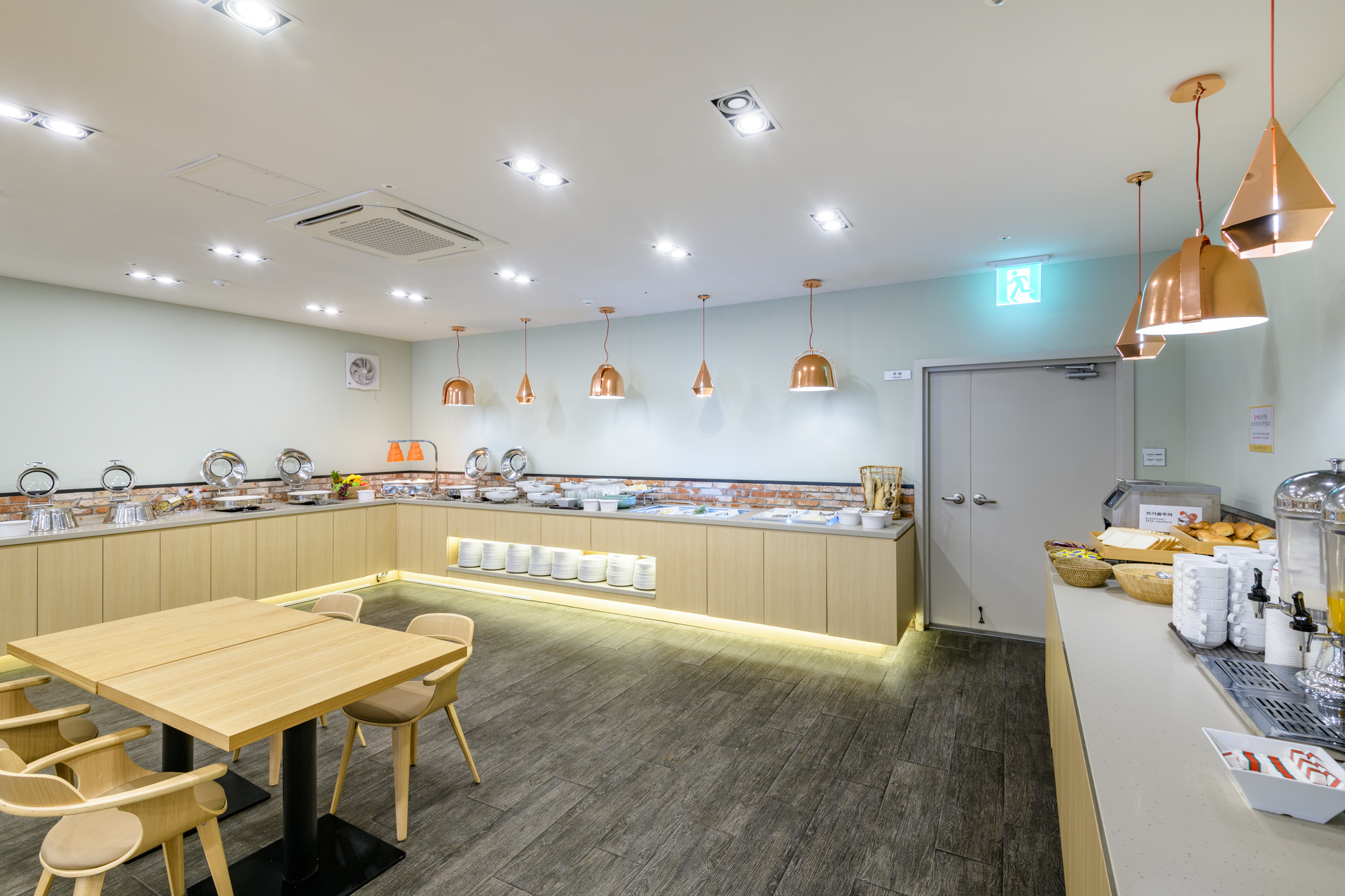 Restaurant 2
